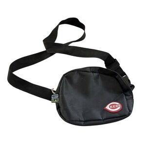 2023 Cincinnati Reds‎ Cross Body/ Fanny Pack-Logo Charm Zipper Pull